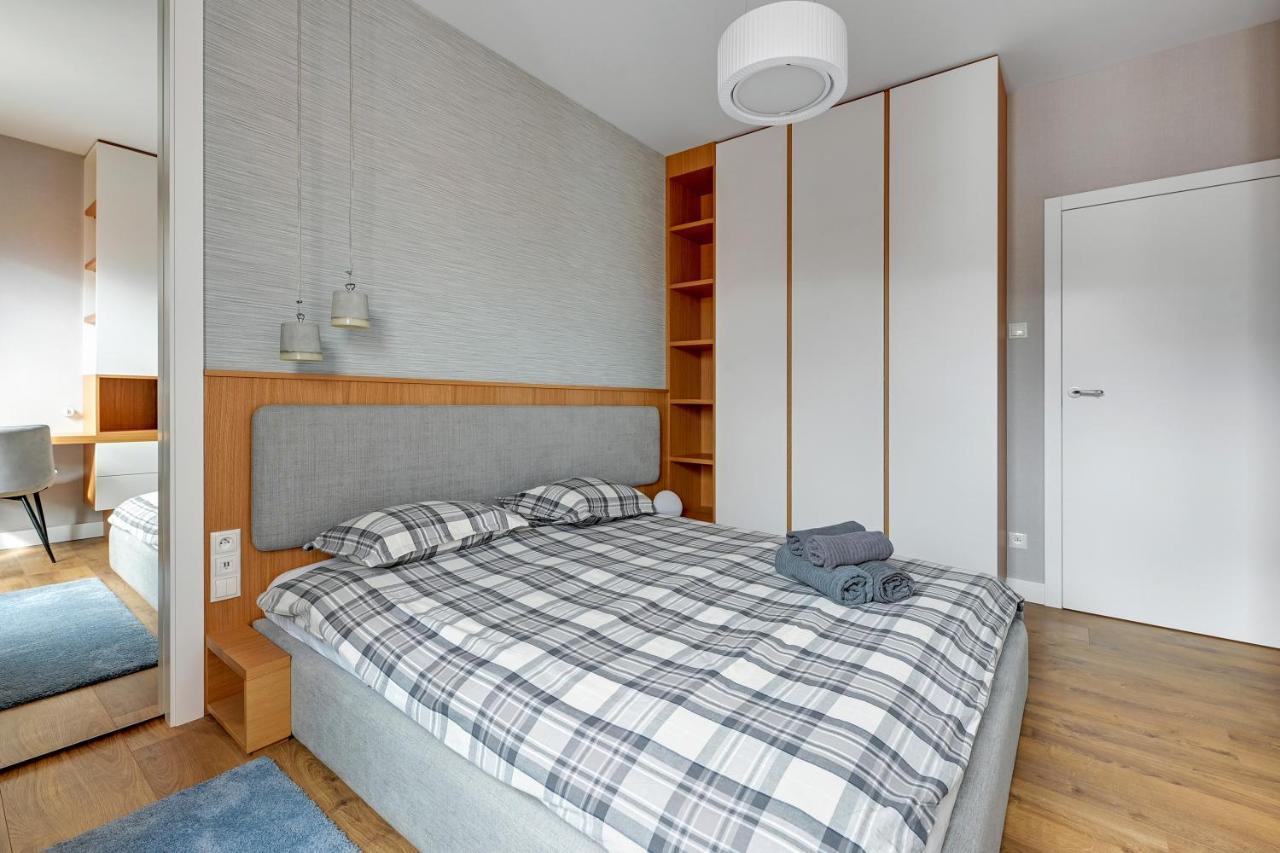 Premium Family & Business Old Town Riverside Apartment With Parking Gdansk Dış mekan fotoğraf