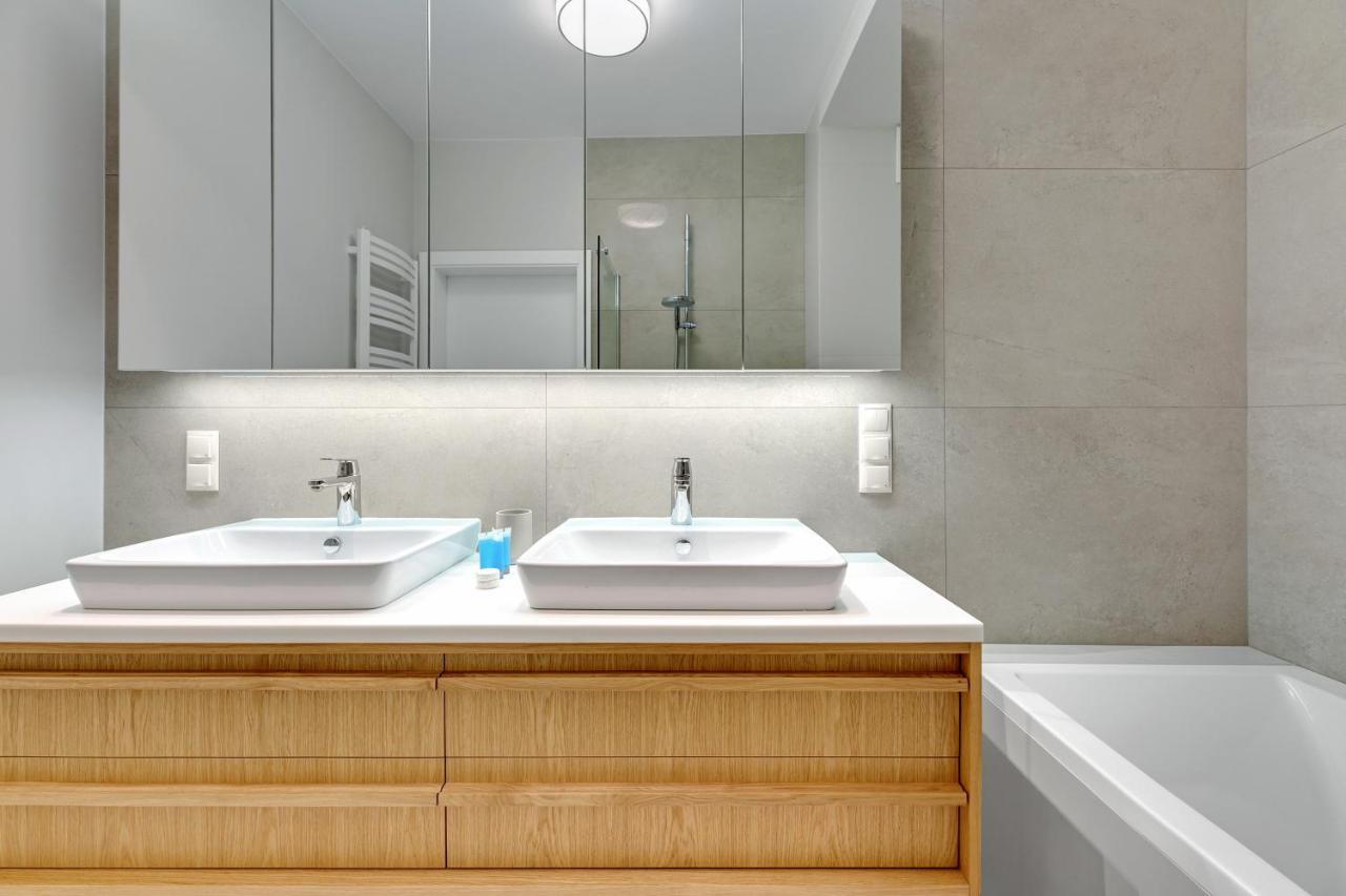 Premium Family & Business Old Town Riverside Apartment With Parking Gdansk Dış mekan fotoğraf