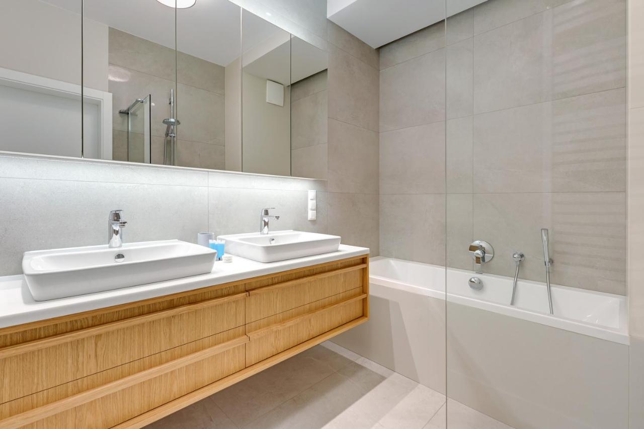 Premium Family & Business Old Town Riverside Apartment With Parking Gdansk Dış mekan fotoğraf